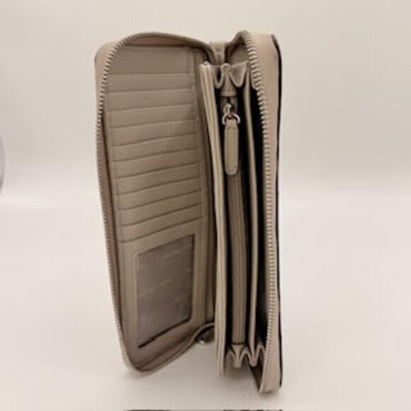 Michael Kors Jet Set Travel Zip Around Wristlet Wallet Beige Leather - Picture 6 of 6